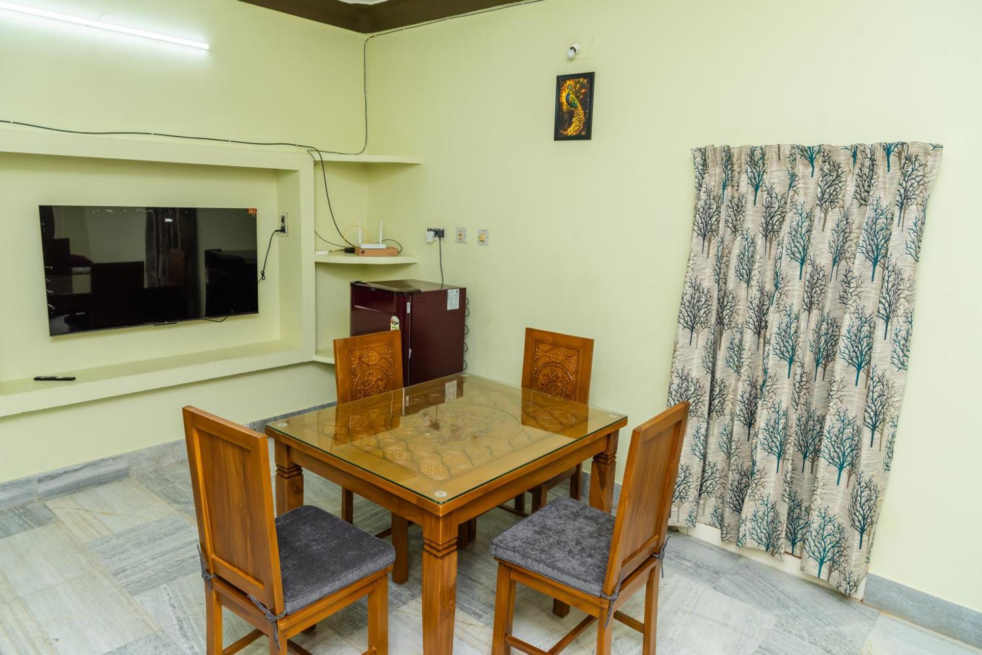 Live Rms Apartment *